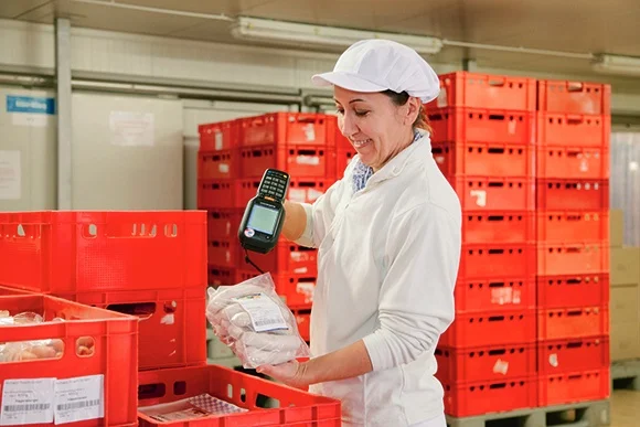 Beeld-2-papierloze-opdrachtverwerking-met-de-MDE-radiogestuurde-orderverzameling-in-winweb-food