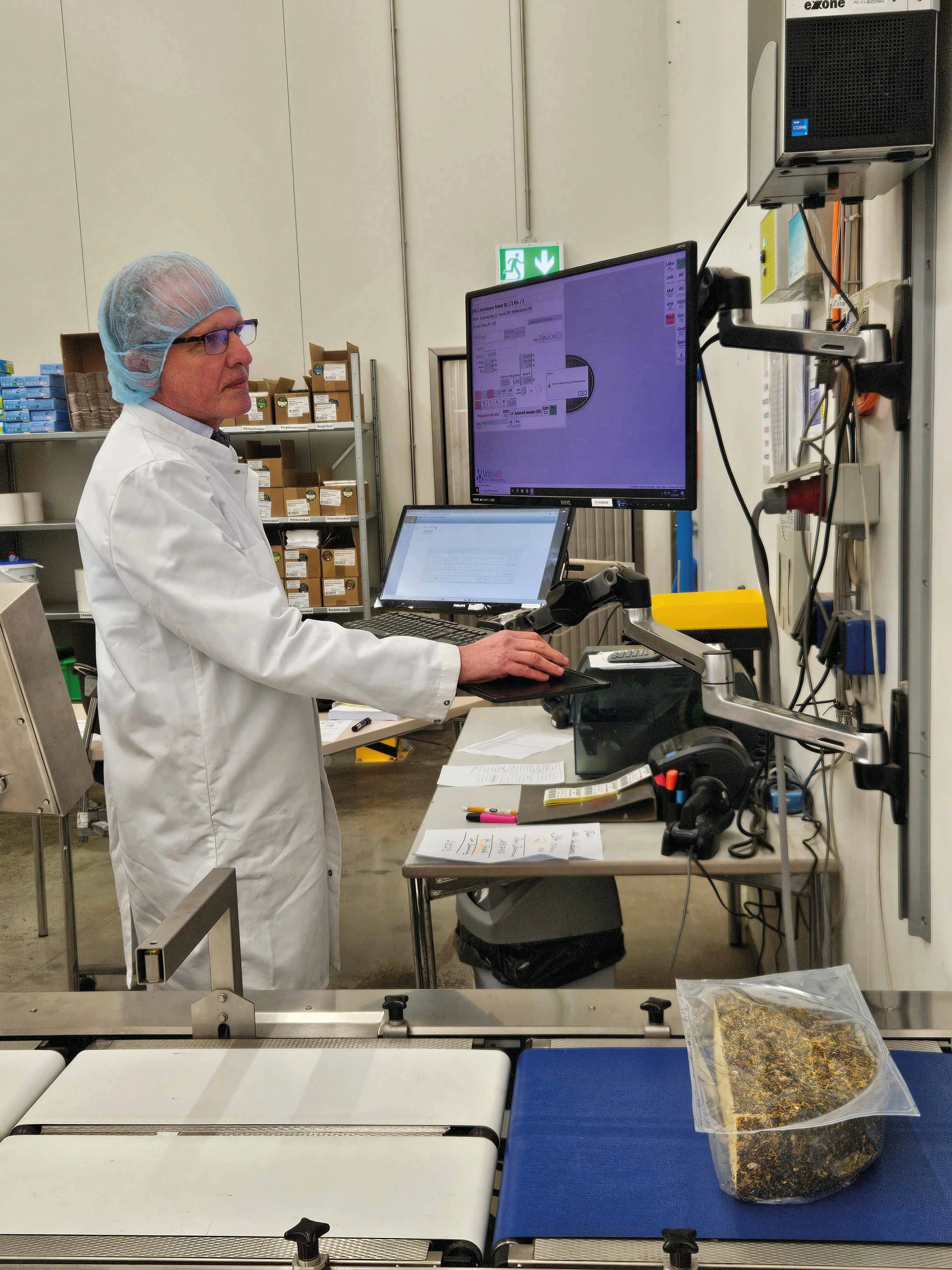 Operations manager and IT manager Tino Winterhalter casts a watchful glance at the packaging line.
